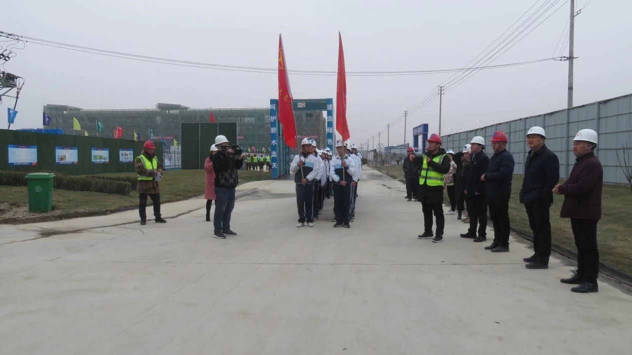 情系建设者，，，，，隆冬送温暖