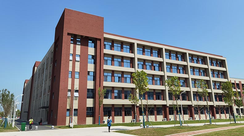 息县高中讲授楼表立面装璜